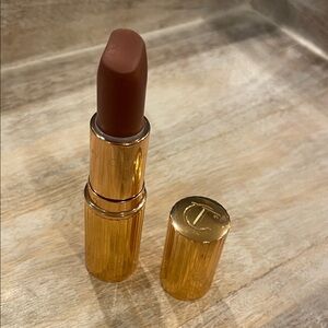 Charlotte Tilbury Matte Revolution Lipstick (Super Fabulous)